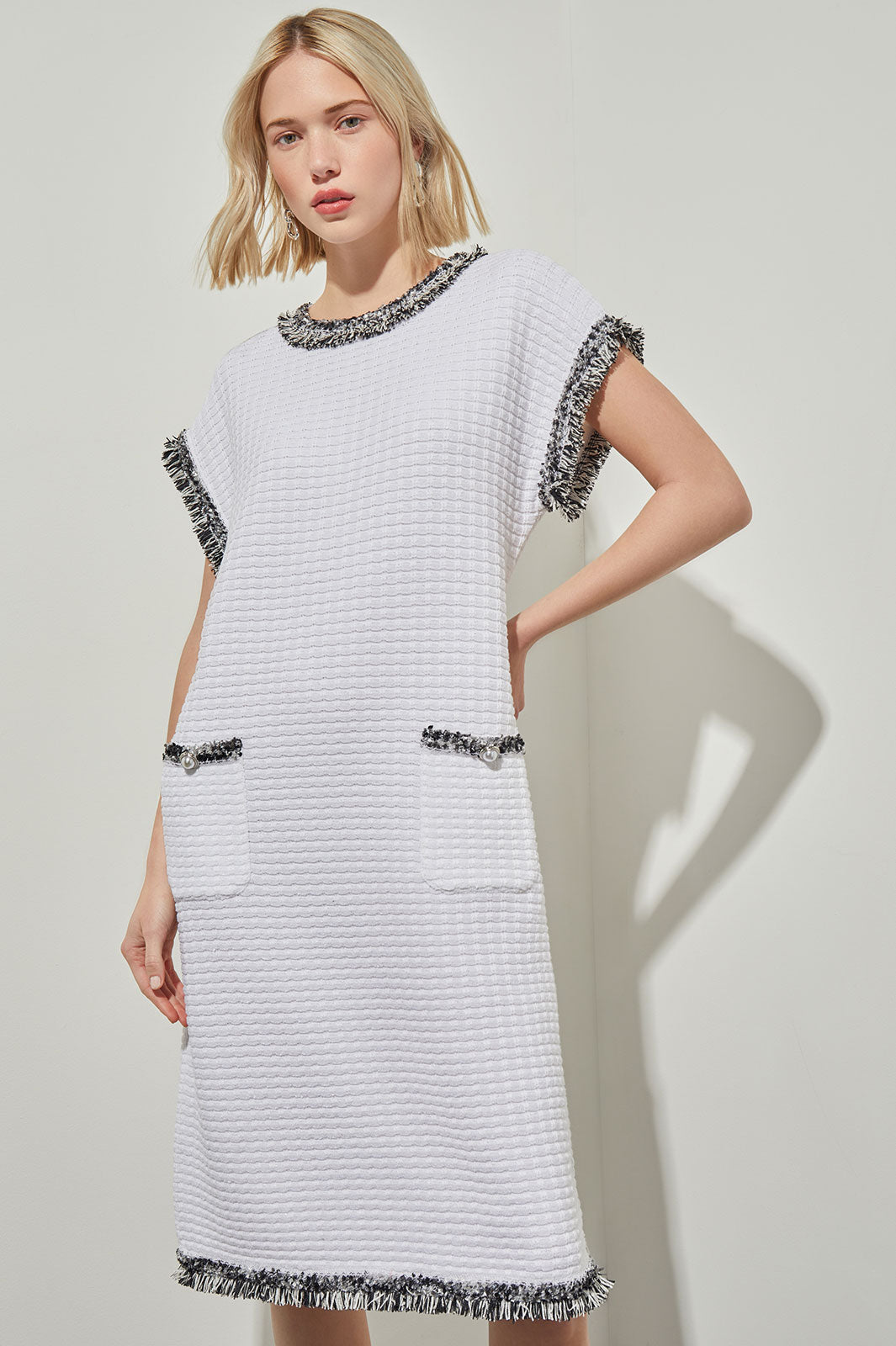 Modern Fit Contrast Trim Shift Dress