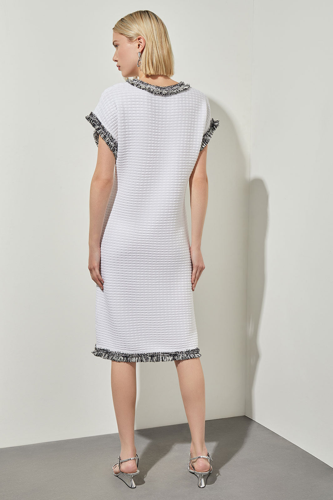 Modern Fit Contrast Trim Shift Dress