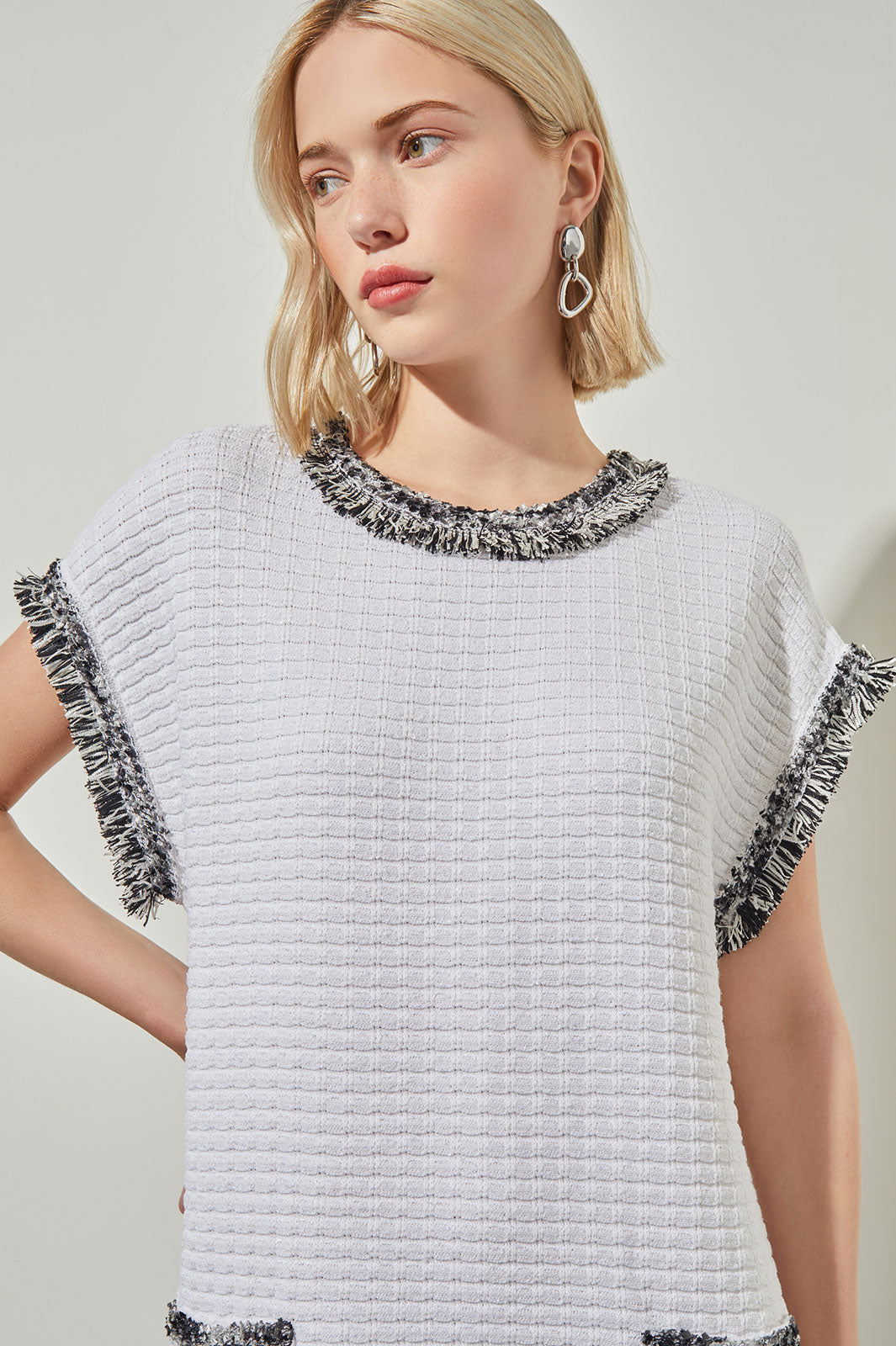 Modern Fit Contrast Trim Shift Dress